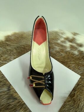 Just The Right Shoe Figurine- On the Town- EJ735